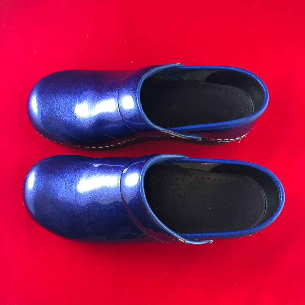 Sanita Shiny Blue Nursing Clogs EU 37 US 6.5 - 7 - Picture 11 of 13